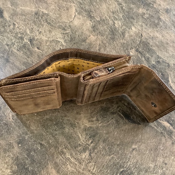 Vintage Adrian Klis Men’s distressed leather wallet - Picture 10 of 13